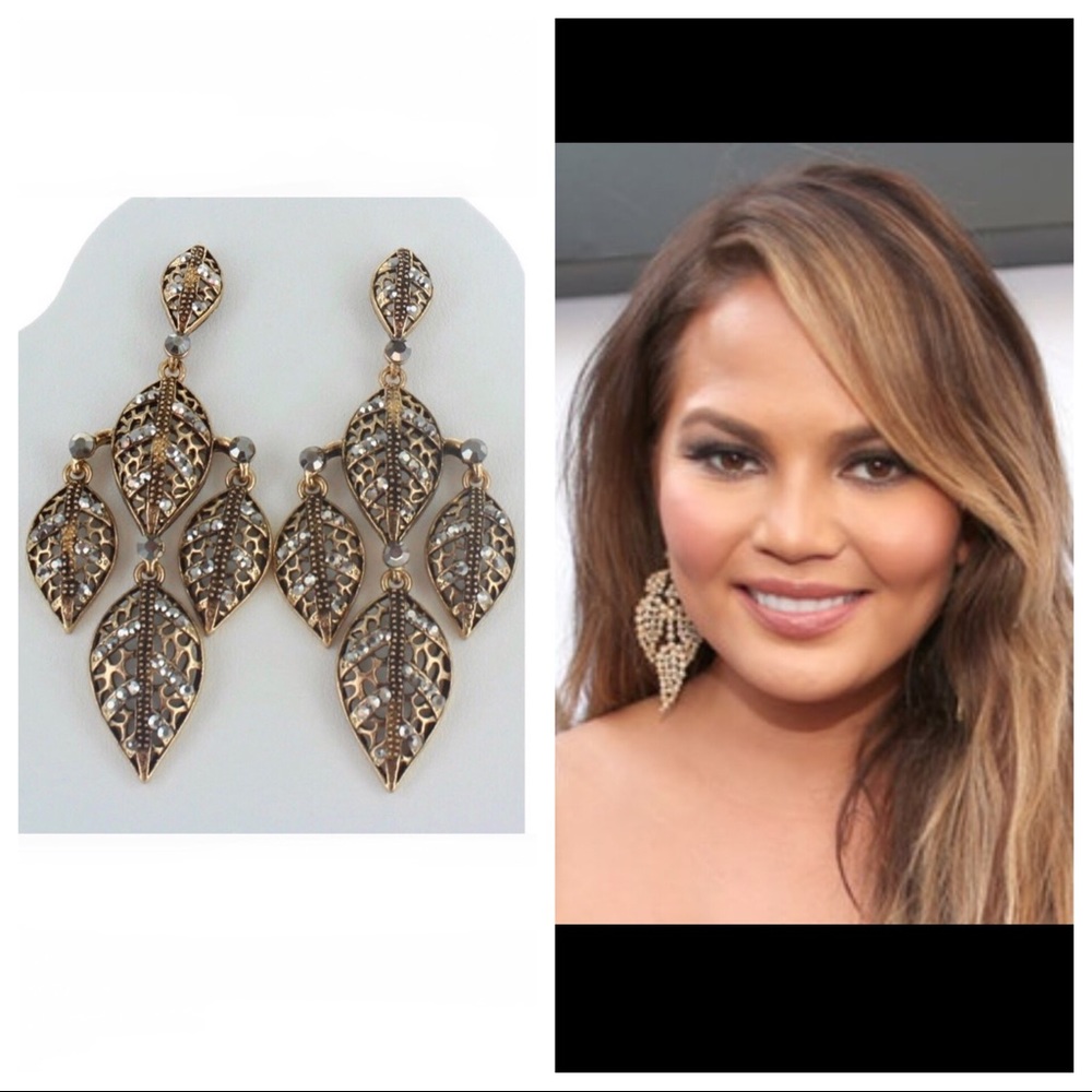 Gorgeous bronze dangling leaf earrings